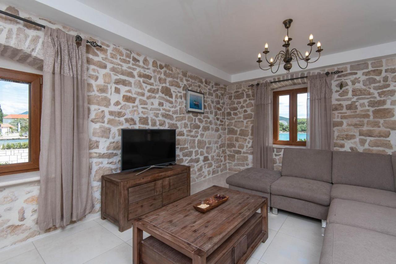 Villa Loviste Paradise ภายนอก รูปภาพ